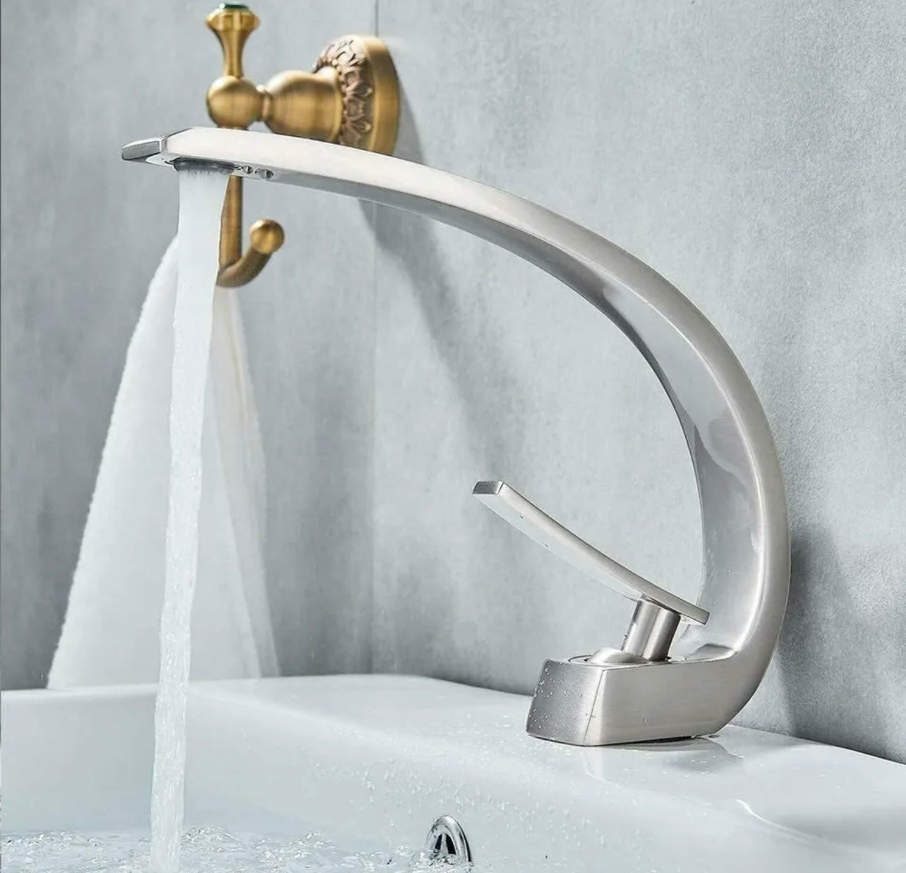 Curved Vanity Faucet