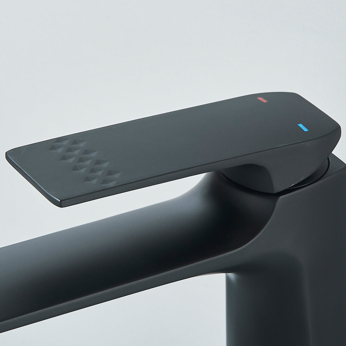 #1496 MATTE BLACK GILD EDGE WATERFALL VESSEL SINK FAUCET