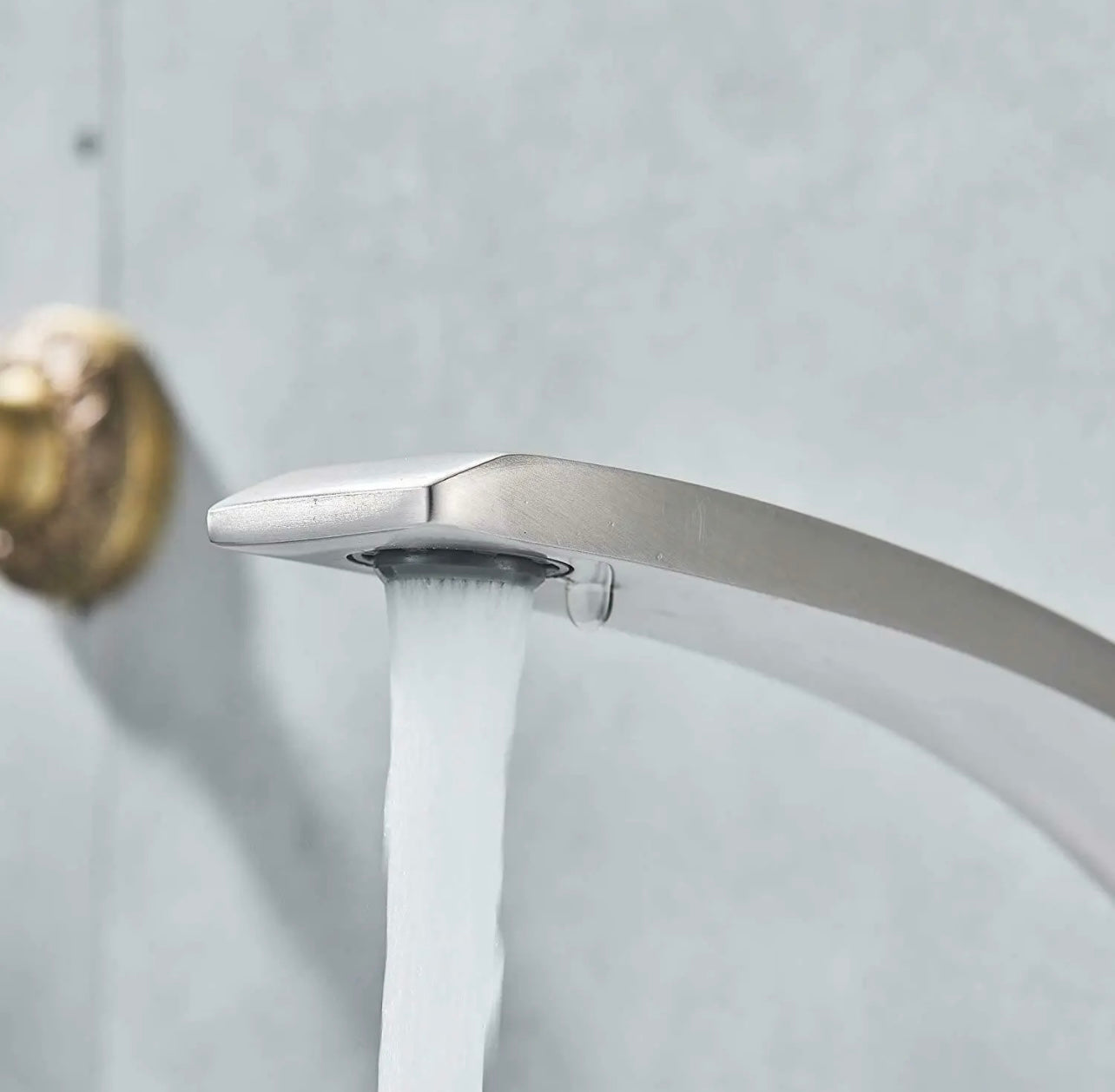 Curved Vanity Faucet