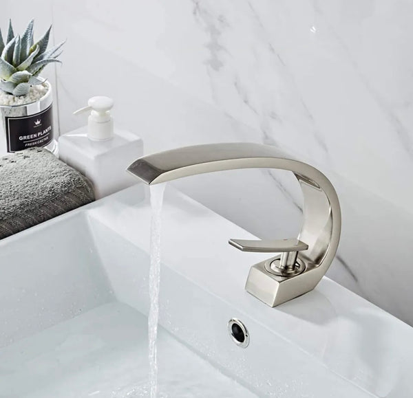 #1381 MATTE BLACK CURVED VANITY FAUCET
